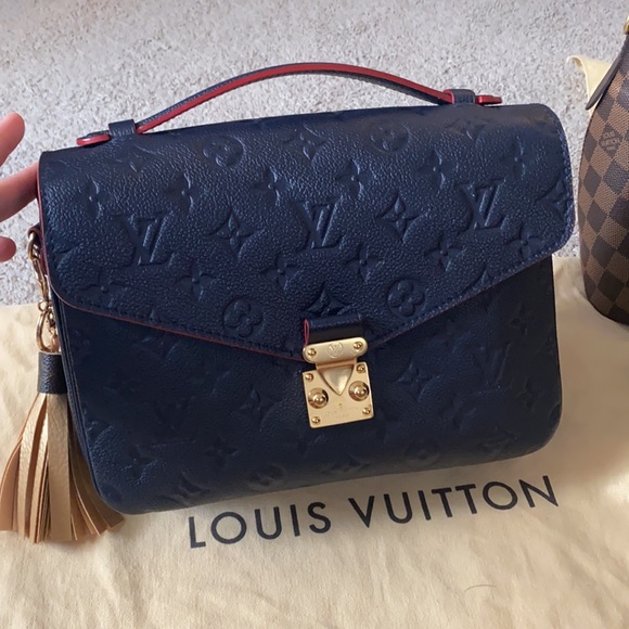 Louis Vuitton Handbags - ❤️❗️SOLD❗️POCHETTE METIS EMPREINTE❤️